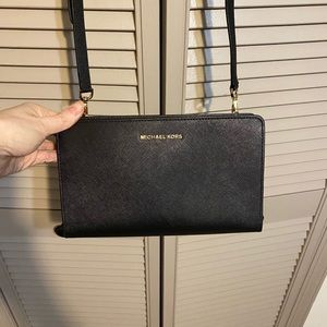 Michael Kors MK Jet Set crossbody/travel clutch
